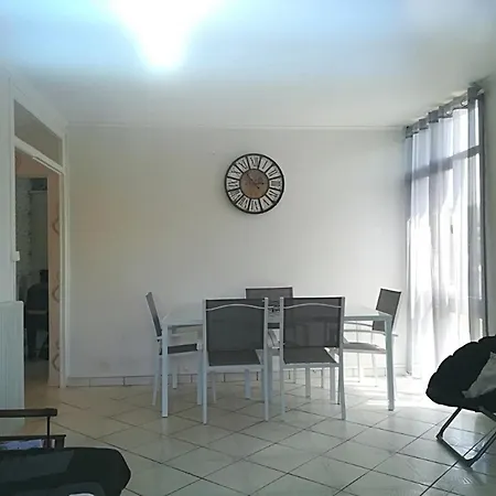 شقة Au Centre-ville De - Fr-1-877-14 *